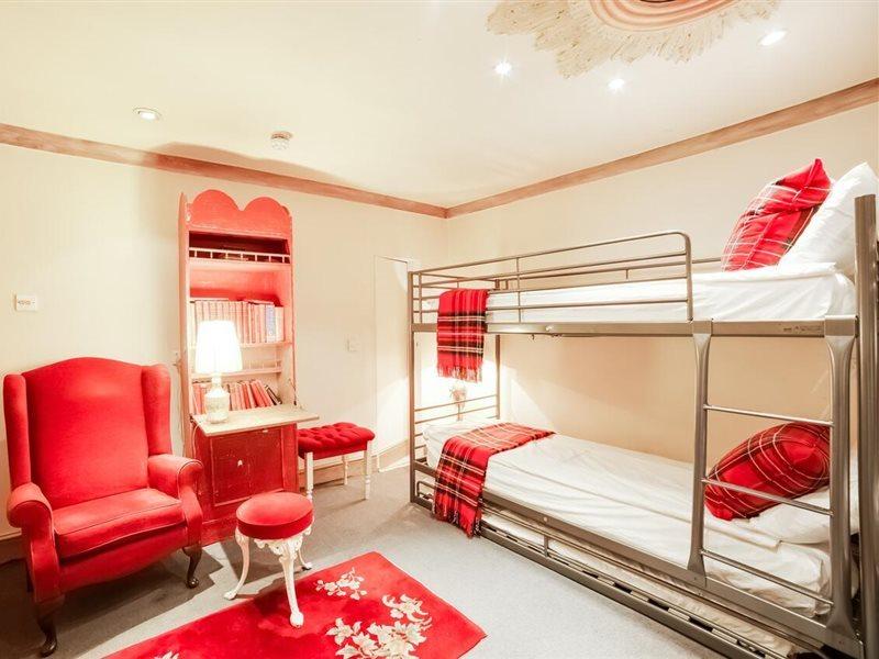 โอโย ลอนดอน ลอดจ์ Hotel ภายนอก รูปภาพ