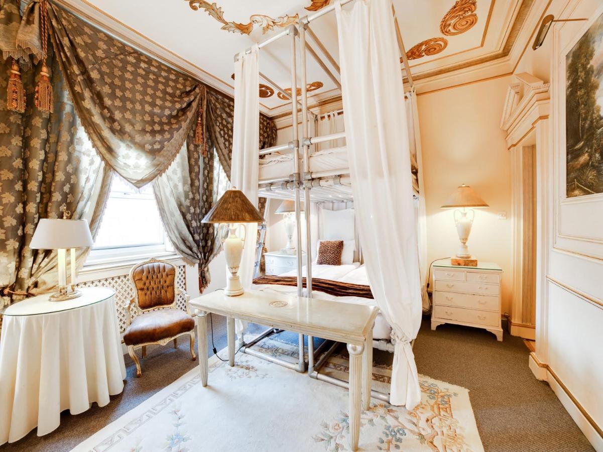 โอโย ลอนดอน ลอดจ์ Hotel ภายนอก รูปภาพ