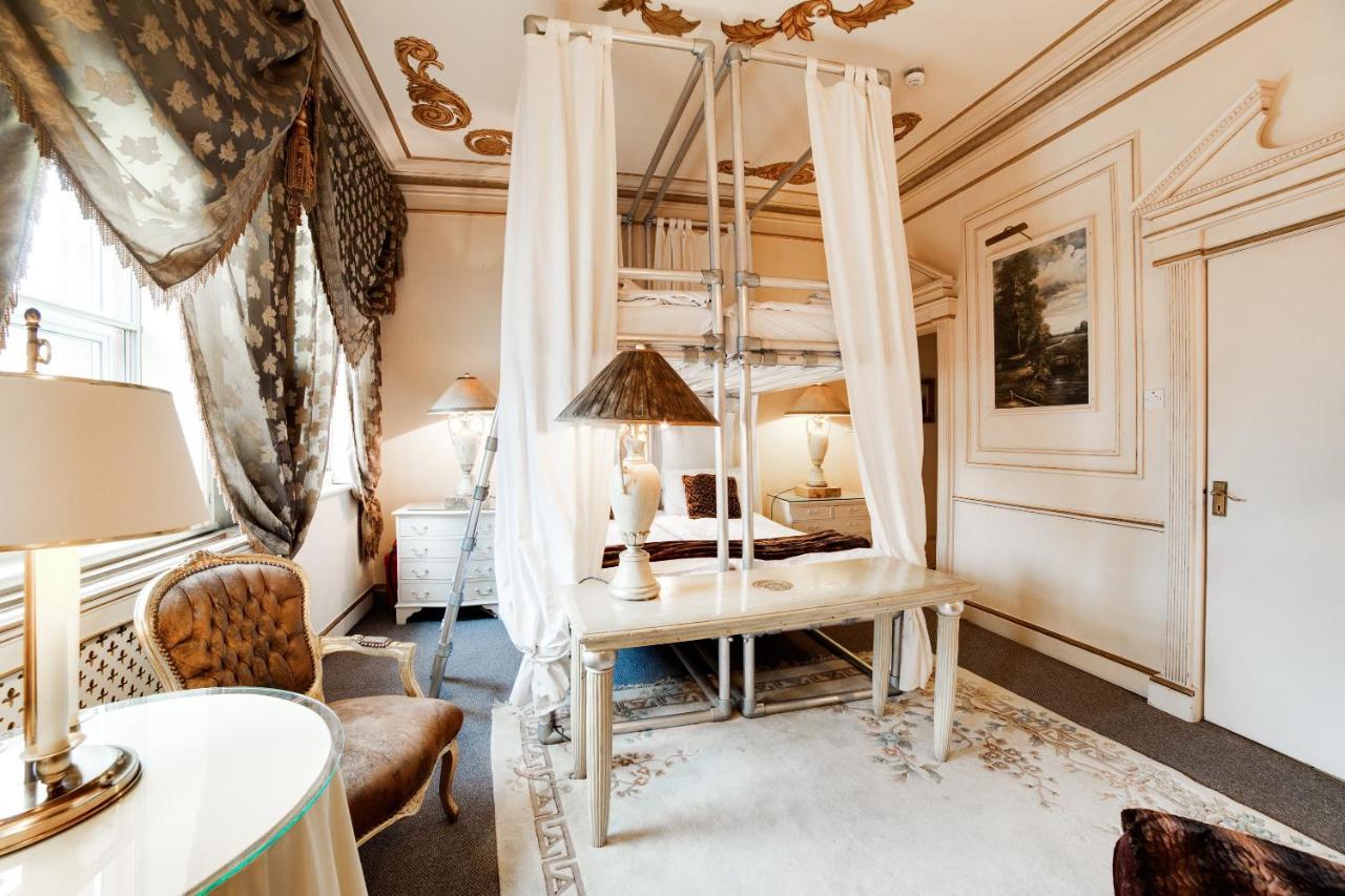 โอโย ลอนดอน ลอดจ์ Hotel ภายนอก รูปภาพ