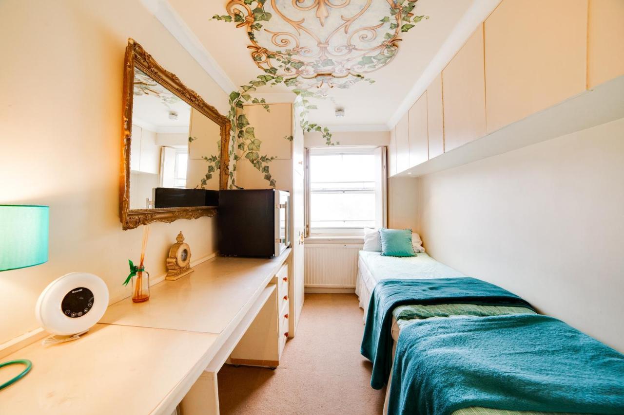 โอโย ลอนดอน ลอดจ์ Hotel ภายนอก รูปภาพ