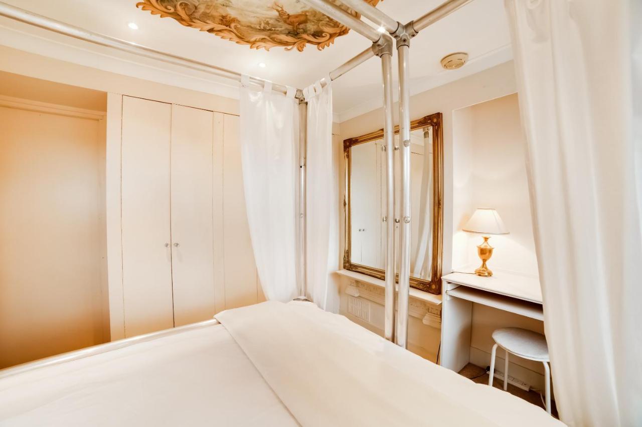 โอโย ลอนดอน ลอดจ์ Hotel ภายนอก รูปภาพ